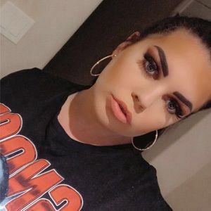 Meet your Posher, Allie